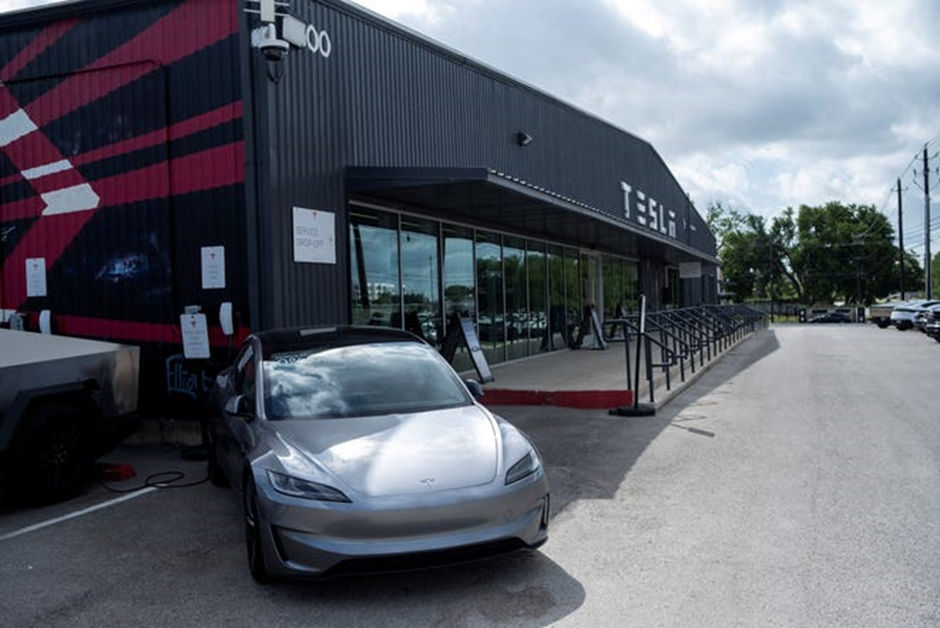 Tesla Robotaxi’s Rough Debut: Wrong Lanes and Phantom Braking in Austin 1 image 171